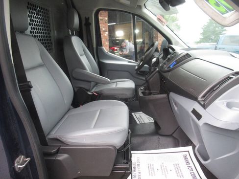 Used 2019 Ford Transit 250 130 Low Roof RWD image 5