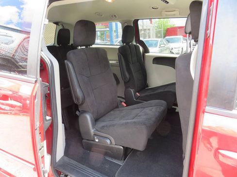 Used 2014 Dodge Grand Caravan SE w/ Quick Order Package 29E SE FWD image 18