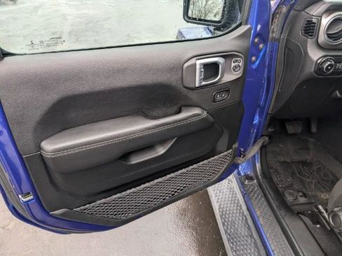 Used 2020 Jeep Wrangler Unlimited Sahara image 15