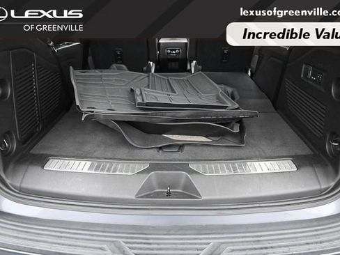 Used 2021 Chevrolet Tahoe Premier w/ Premium Package RWD image 29