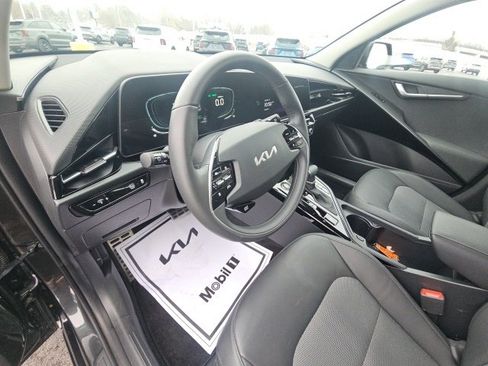 Certified 2024 Kia Niro EX Touring image 14