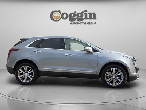 Used 2024 Cadillac XT5 Premium Luxury w/ Technology Package FWD image 6