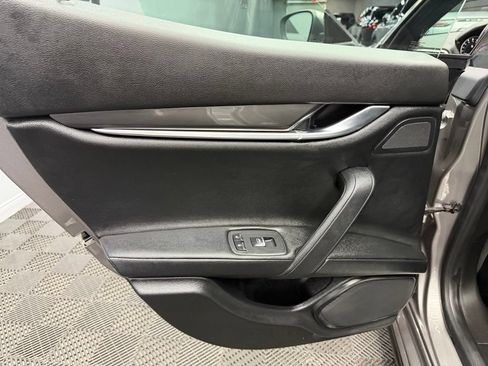 Used 2021 Maserati Ghibli RWD image 41