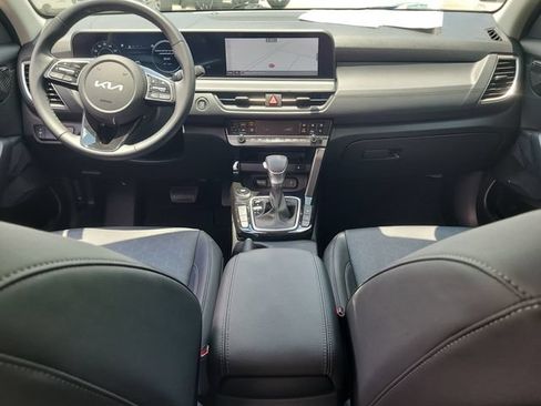Used 2024 Kia Seltos EX FWD image 14