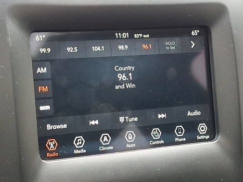 Certified 2019 Jeep Cherokee Latitude Plus w/ Comfort/Convenience Group AWD/4WD image 18