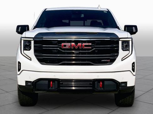 Used 2024 GMC Sierra 1500 AT4 w/ AT4 Premium Package AWD/4WD image 4