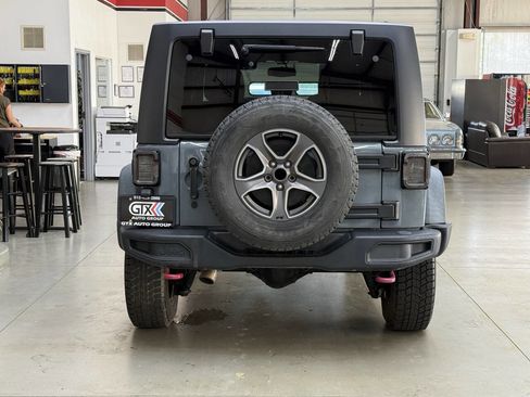 Used 2015 Jeep Wrangler Unlimited Rubicon AWD/4WD image 3