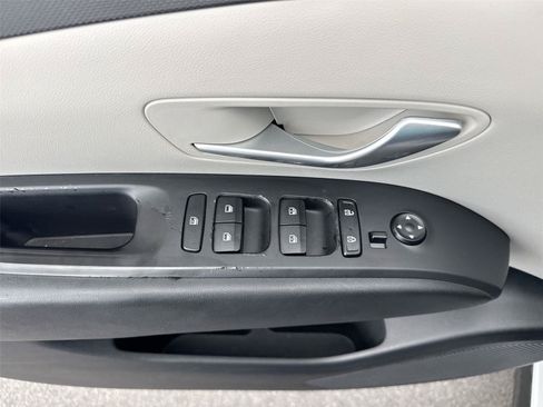 Used 2022 Hyundai Tucson SEL w/ Cargo Package AWD/4WD image 12