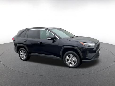 Used 2025 Toyota RAV4 XLE image 2
