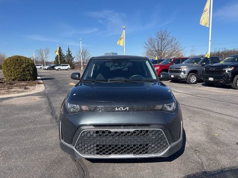 Used 2025 Kia Soul LX w/ LX Technology Package image 2