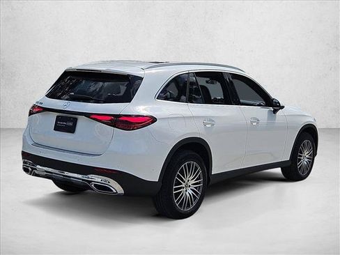 Used 2026 Mercedes-Benz GLC 300 image 5