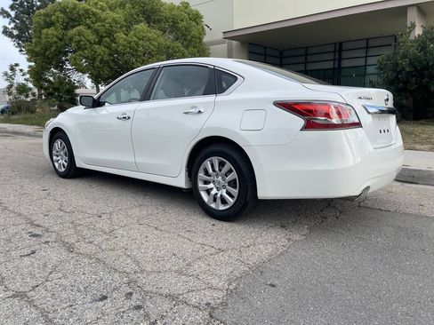 Used 2015 Nissan Altima 2.5 S FWD image 4