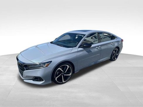 Used 2022 Honda Accord Sport image 4