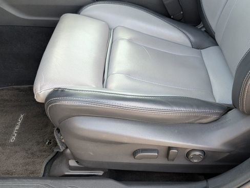 Used 2023 Subaru Outback Limited AWD/4WD image 11