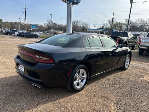 Used 2023 Dodge Charger SXT image 4