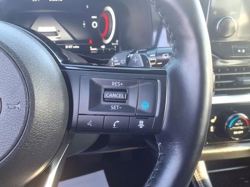 Used 2024 Nissan Pathfinder Platinum w/ Cargo Package image 17