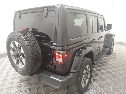 Used 2023 Jeep Wrangler Unlimited Sahara w/ Cold Weather Group AWD/4WD image 3