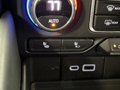 Used 2021 Chevrolet Suburban RST image 7