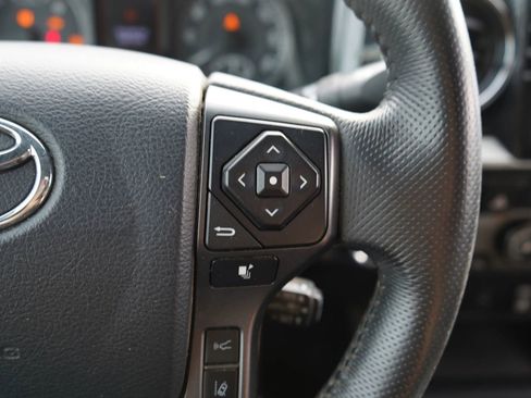 Used 2019 Toyota Tacoma TRD Sport w/ Technology Package image 11