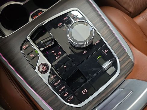 Used 2023 BMW X7 xDrive40i w/ Executive Package image 25