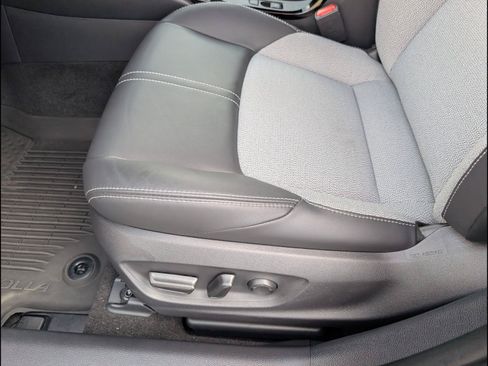 Used 2025 Toyota Corolla XSE FWD image 10