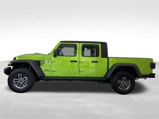 Used 2025 Jeep Gladiator Mojave w/ Convenience Group AWD/4WD video 2