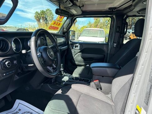 Used 2023 Jeep Wrangler Unlimited AWD/4WD image 23