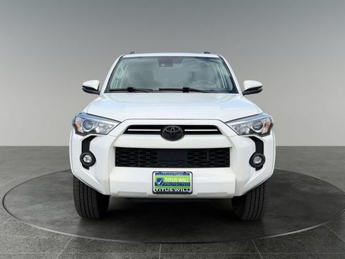 Used 2022 Toyota 4Runner SR5 Premium w/ Moonroof Package AWD/4WD image 2