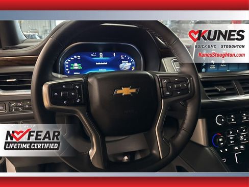 Used 2023 Chevrolet Suburban Premier image 23