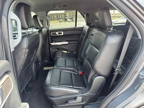 Used 2024 Ford Explorer XLT w/ Equipment Group 202A AWD/4WD image 22