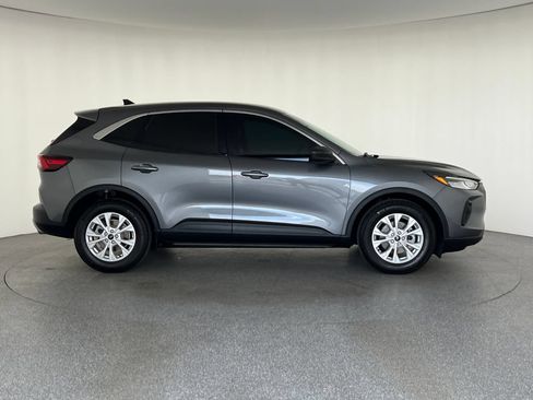 Used 2024 Ford Escape Active FWD image 2