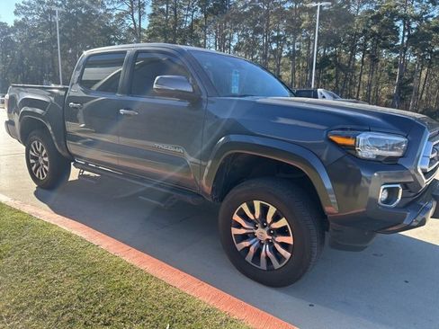 Used 2022 Toyota Tacoma Limited image 2