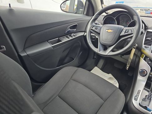 Used 2015 Chevrolet Cruze LT image 16