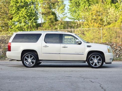 Used 2013 Cadillac Escalade ESV Luxury image 9