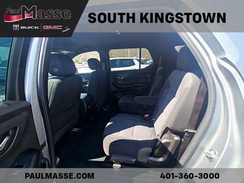 Used 2023 Chevrolet Traverse LT w/ Rear Camera Mirror Package image 19