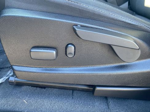 Used 2021 Chevrolet Colorado LT w/ LT Convenience Package image 19