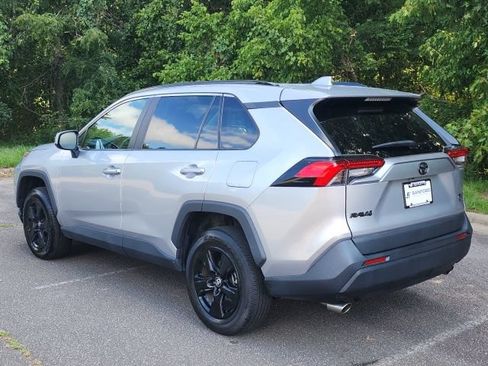 Used 2023 Toyota RAV4 XLE AWD/4WD image 3