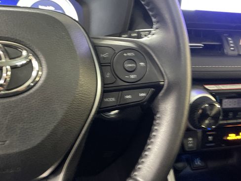 Used 2025 Toyota RAV4 Limited FWD image 20