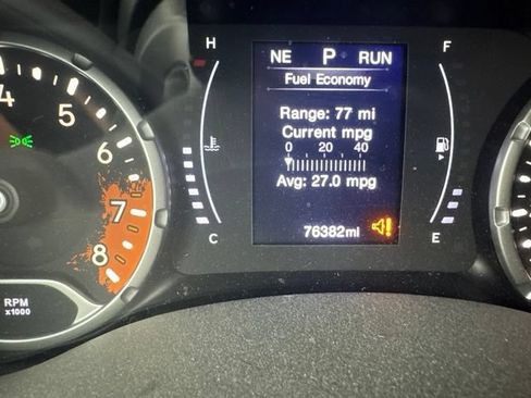 Used 2018 Jeep Renegade Latitude w/ Cold Weather Group AWD/4WD image 21