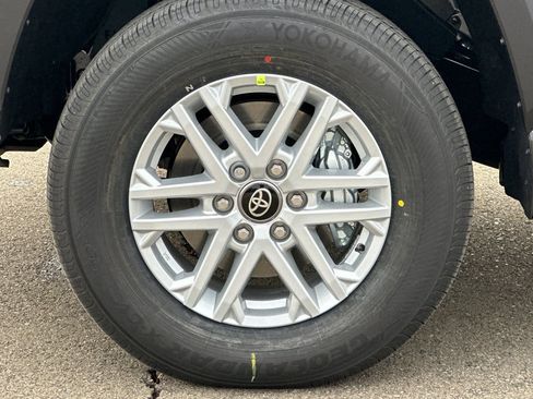 New 2026 Toyota Tundra SR5 image 32