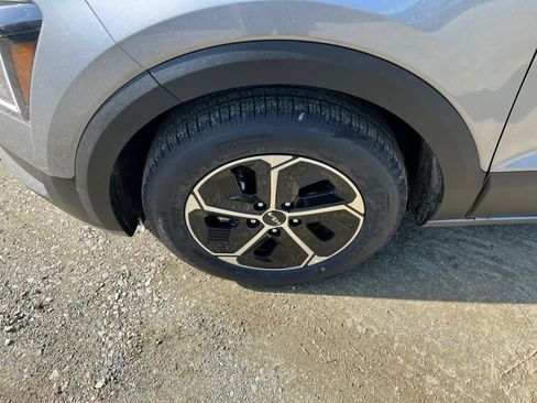 New 2025 Kia Niro EX image 10