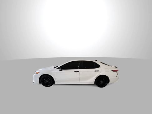 Used 2020 Toyota Camry SE w/ Carpet Mat Package FWD image 5