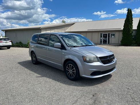 Used 2014 Dodge Grand Caravan SE FWD image 7