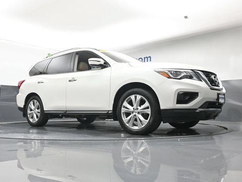 Used 2019 Nissan Pathfinder SL w/ SL Premium Package AWD/4WD image 33