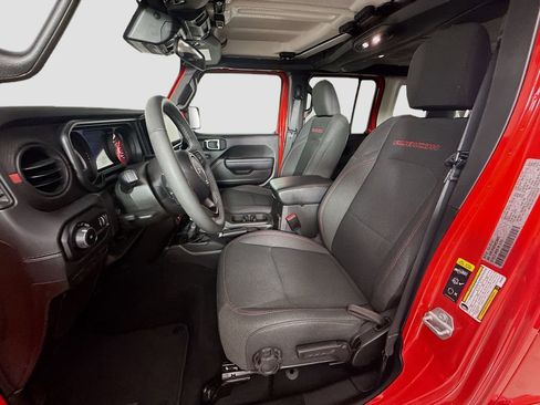 Used 2025 Jeep Wrangler Unlimited Rubicon image 14