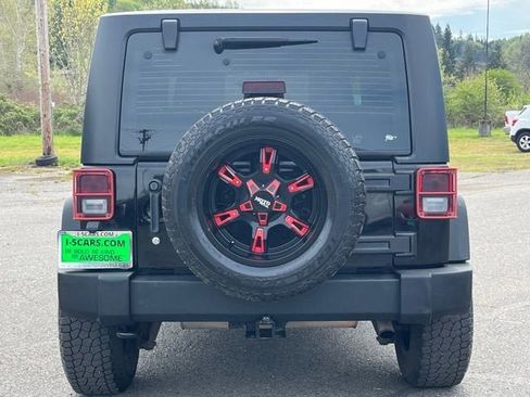 Used 2013 Jeep Wrangler Sport AWD/4WD image 7