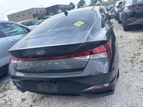 Used 2023 Hyundai Elantra SEL FWD image 7