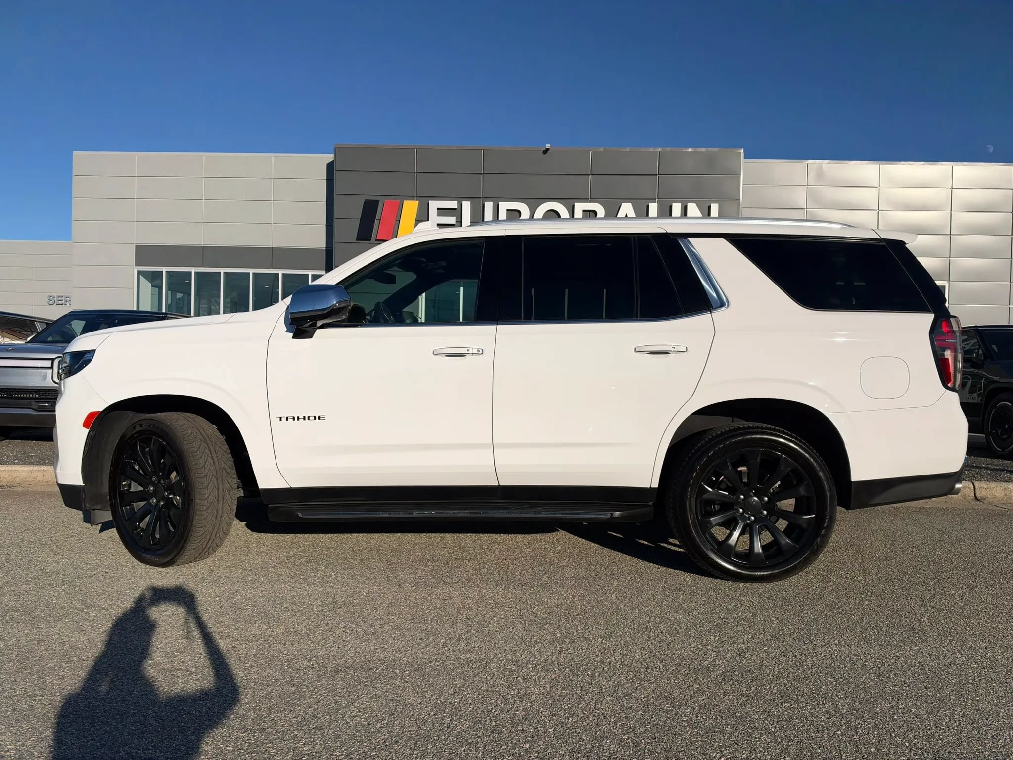 Used 2021 Chevrolet Tahoe Premier AWD/4WD image 2