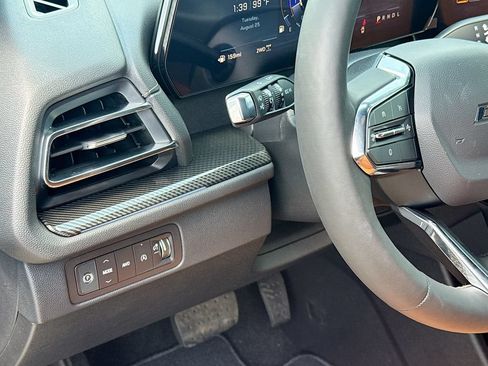 New 2027 Chevrolet Traverse Z71 w/ Driver Confidence Package AWD/4WD image 11