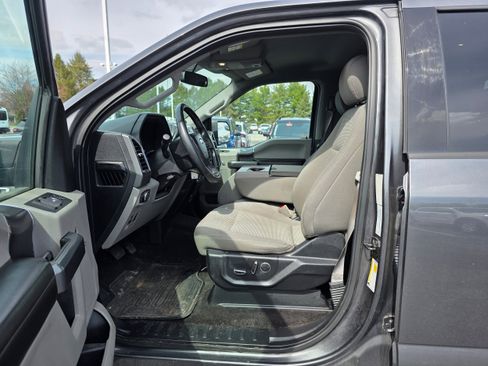 Used 2018 Ford F150 XLT w/ Equipment Group 302A Luxury image 19